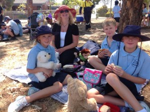 Kind, caring picnic buddies