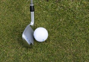 A wind-hampered round