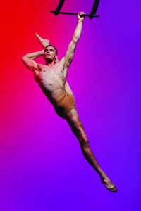 Prepare to be entertained by an artistic acrobatic show