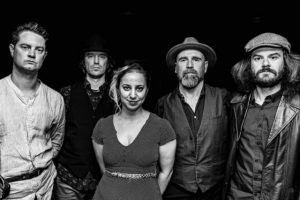 Tales of yesteryear to be sung in the Sionnach Rua’s Great Irish Song Book tour