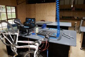 Yarra Valley ECOSS and Box Hill Institute team up to teach bike maintenance