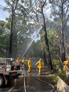 Lightning strike sparks fire in Yelllingbo