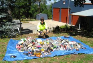 Collecting containers for a 10 cent refund from November