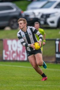 Spectacular six from Smith, Scharenberg steadies ship