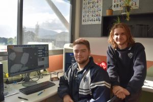 UYSC explore with SEM microscope