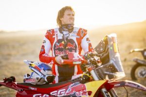 Daniel Sanders gains ground after another rider mishap in Dakar