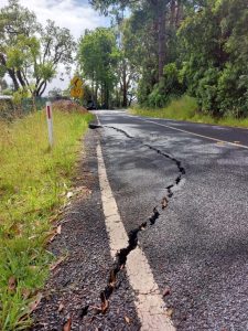 Monbulk-Seville Road to be closed for spray sealing
