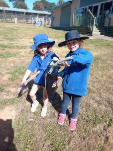 Gladysdale Primary School join the Clean Up Australia effort