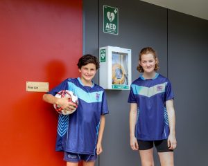 Yarra Valley Soccer Club welcome new community defibrillator to clubrooms
