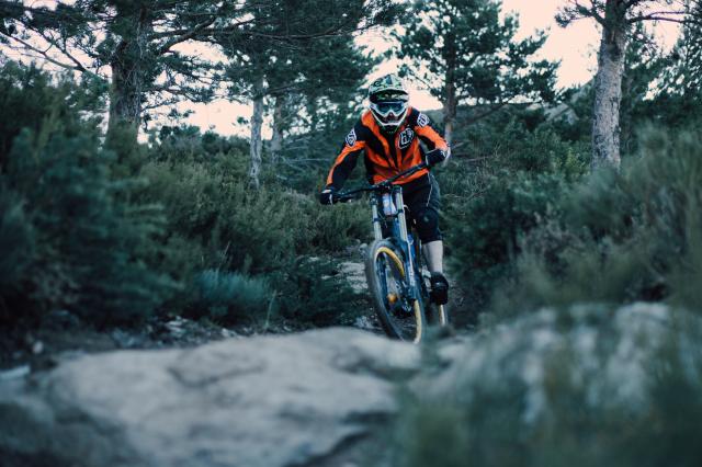 MtBikeGen_306417_01.jpg