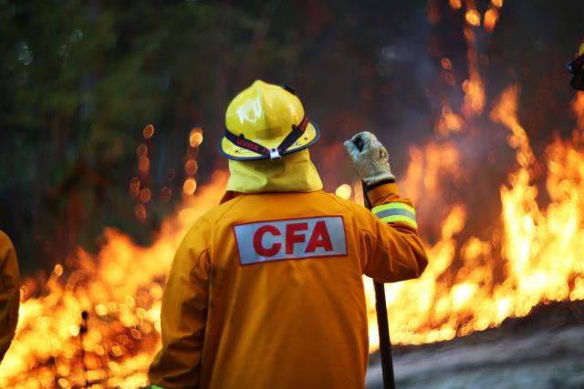Increased winter bushfire risk to ease when rainfall returns