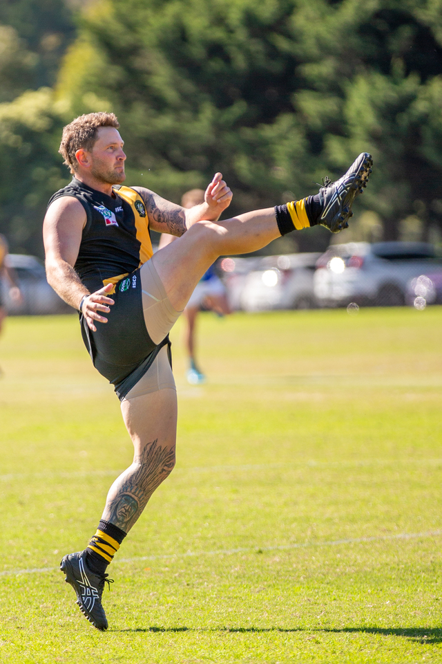 Footy finals round kicks off for Premiers Division