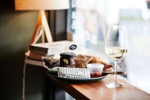 Discover the world in a glass